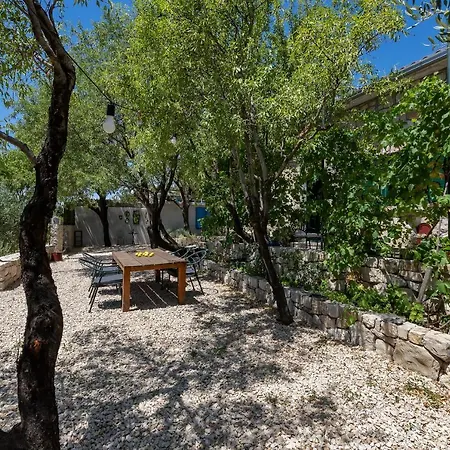 Nyaraló Olive Garden-pool, Privacy & Parking