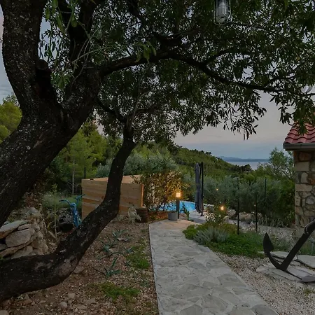 Feriehus Olive Garden-pool, Privacy & Parking Makarska