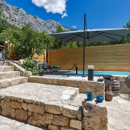 Olive Garden-pool, Privacy & Parking