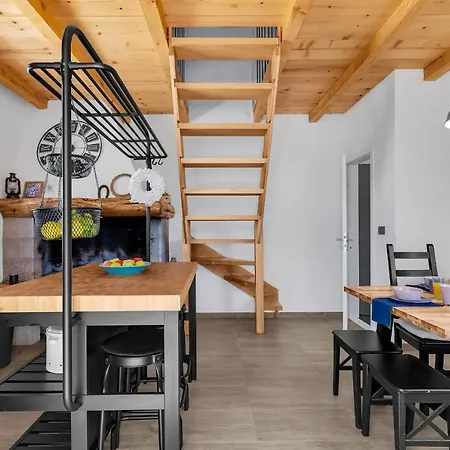 Olive Garden-pool, Privacy & Parking