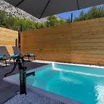 Σπίτι διακοπών Olive Garden-pool, Privacy & Parking
