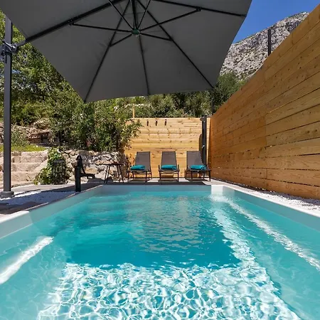 Olive Garden-pool, Privacy & Parking Makarska