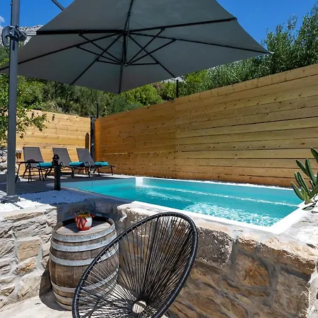 Olive Garden-pool, Privacy & Parking Tatil Evi *