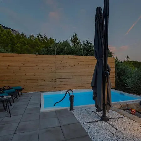 Olive Garden-pool, Privacy & Parking Tatil Evi Makarska