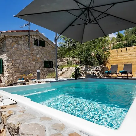 Olive Garden-pool, Privacy & Parking *