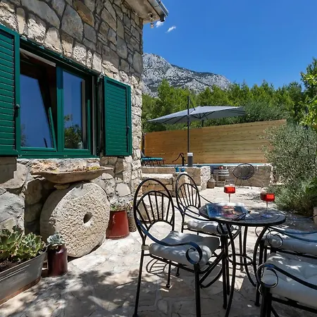 Olive Garden-pool, Privacy & Parking *