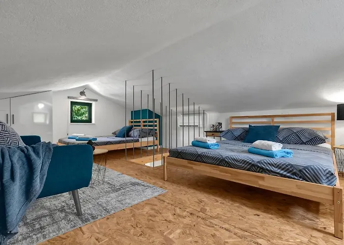 Olive Garden-pool, Privacy & Parking Holiday home Makarska