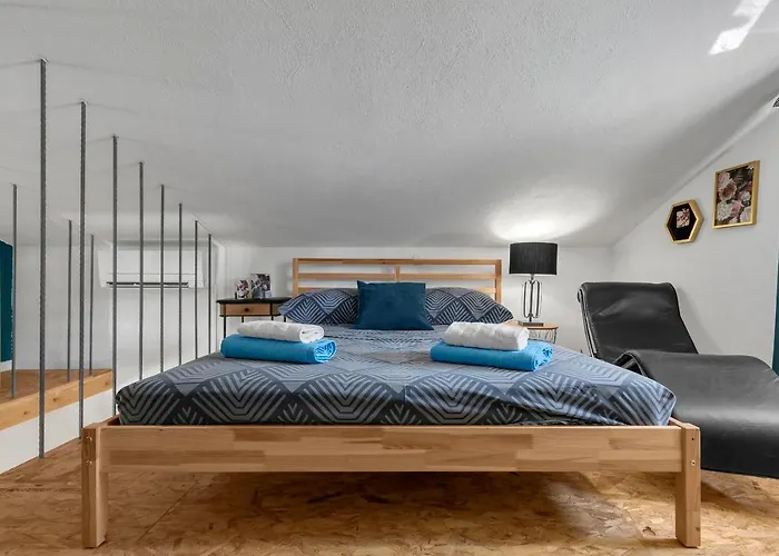 Olive Garden-pool, Privacy & Parking Holiday home