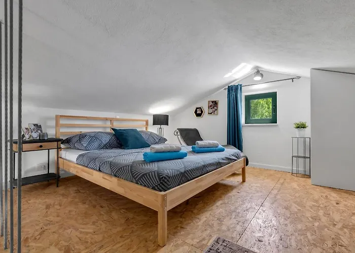 Olive Garden-pool, Privacy & Parking