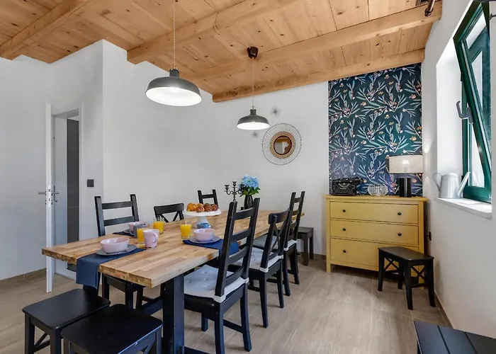 Olive Garden-pool, Privacy & Parking Holiday home Makarska