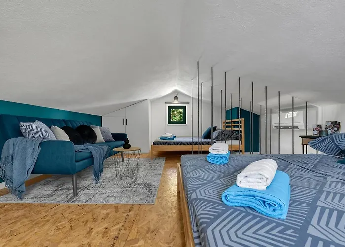 Olive Garden-pool, Privacy & Parking Holiday home Makarska