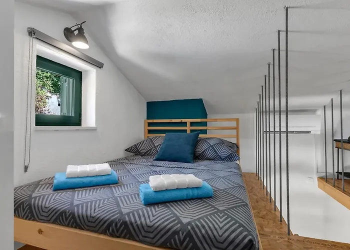 Holiday home Olive Garden-pool, Privacy & Parking *