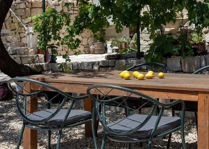 Olive Garden-pool, Privacy & Parking Σπίτι διακοπών *