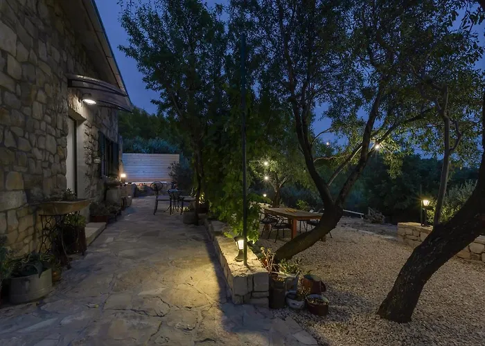 Olive Garden-pool, Privacy & Parking *