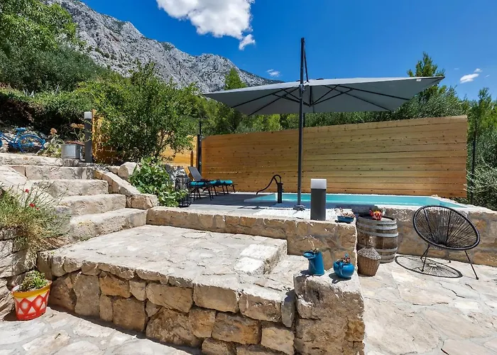 Olive Garden-pool, Privacy & Parking