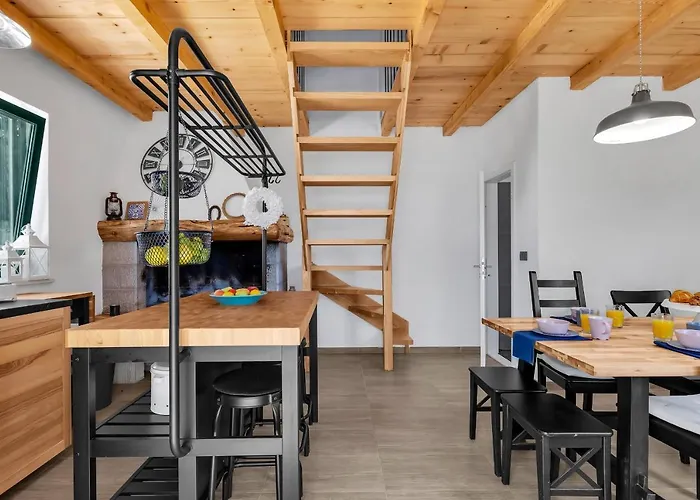 Olive Garden-pool, Privacy & Parking