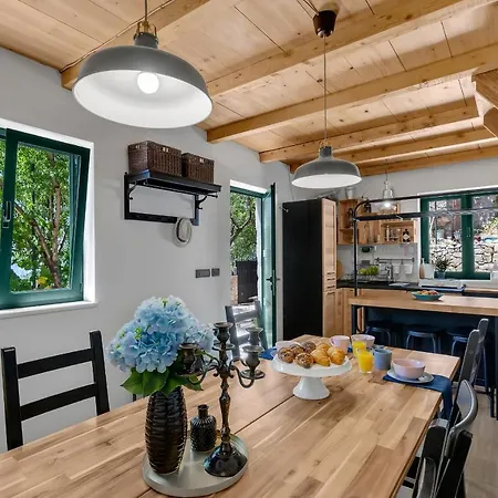 Σπίτι διακοπών Olive Garden-pool, Privacy & Parking *