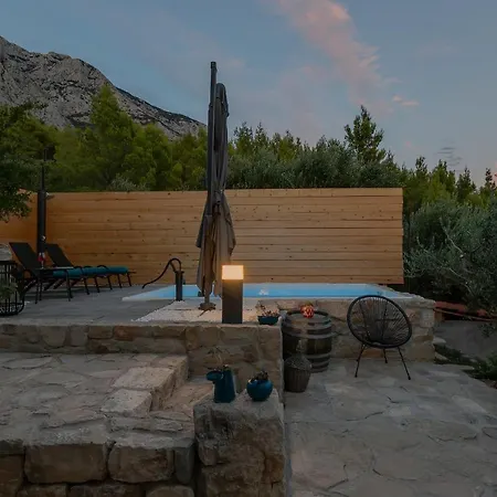 Olive Garden-pool, Privacy & Parking * Μακάρσκα